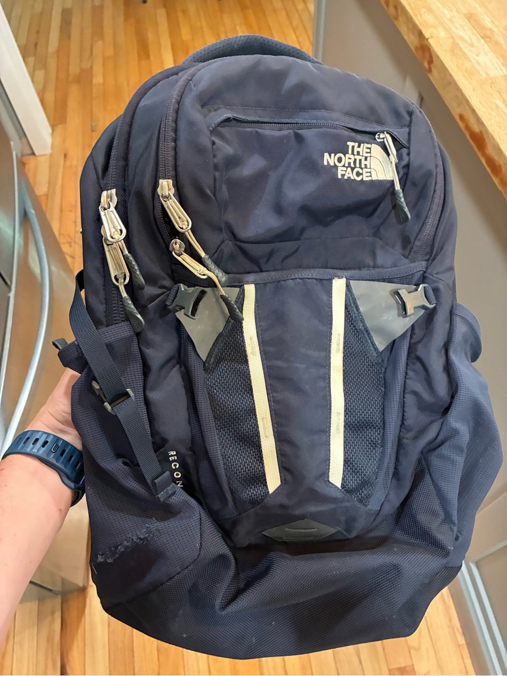 The North Face Recon Hiking Backpack Black/blue Padded Ext Pockets Zip